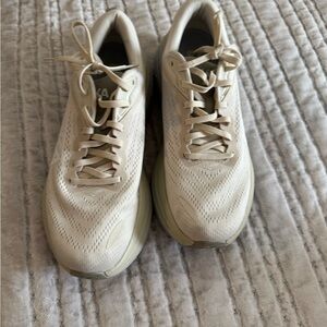 HOKA BONDI 8 Mens 9.5/Womens 10.5